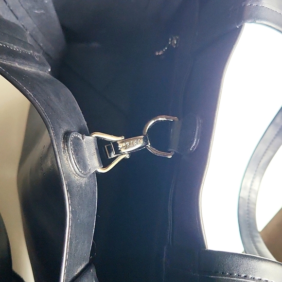 Sorial New York Expandable Shoulder Tote in Black and Gray - Picture 9 of 17